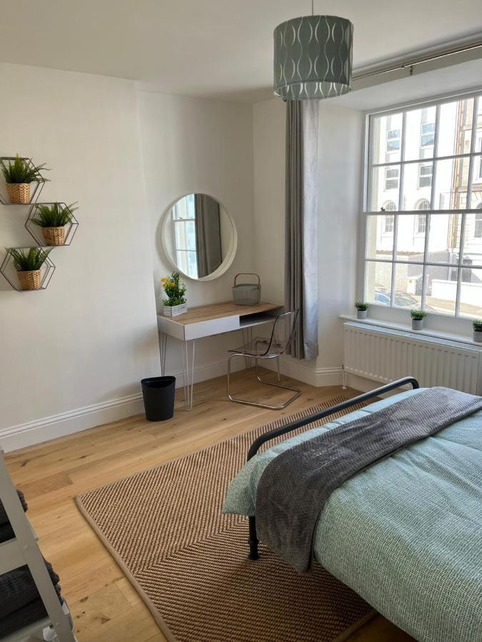 Lovely 1 Bed Flat *Free Parking* Hoe/Barbican Plymouth Buitenkant foto